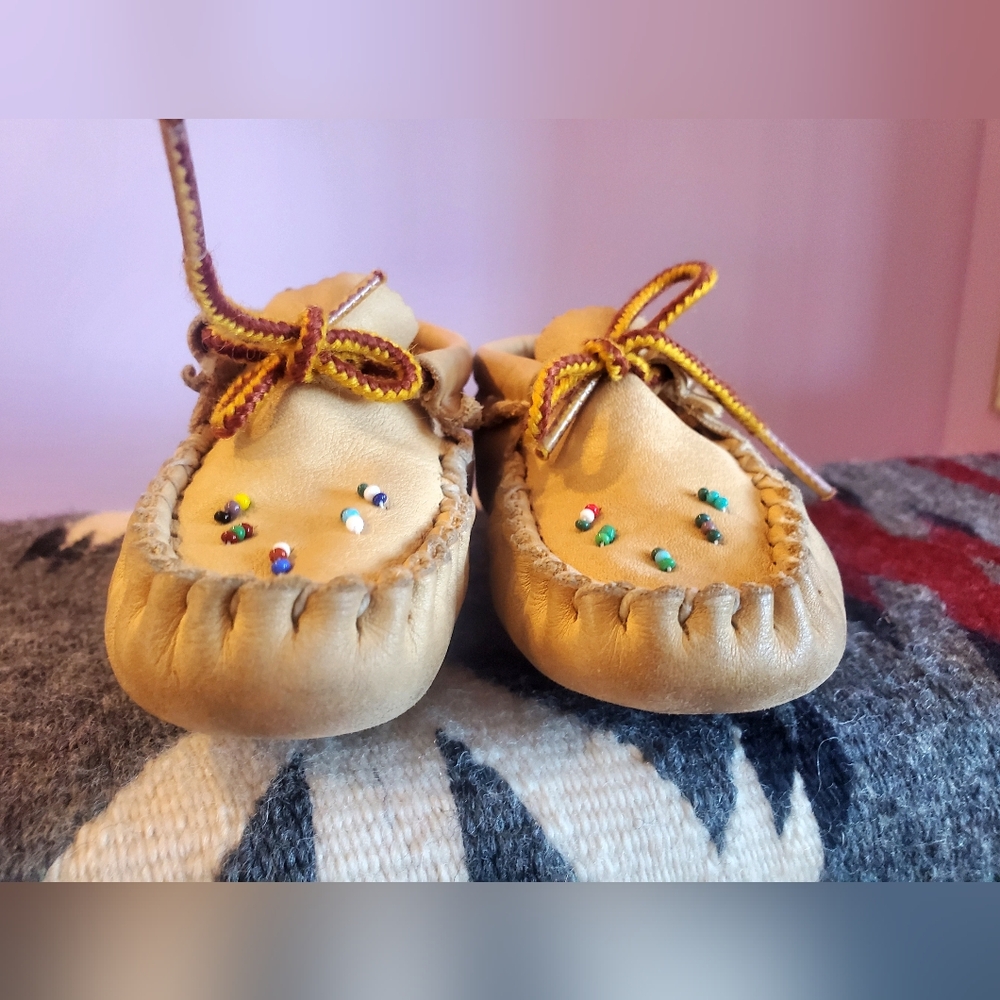 Handcrafted Tan Leather Kids Moccasins, Size 7 - Picture 4 of 8